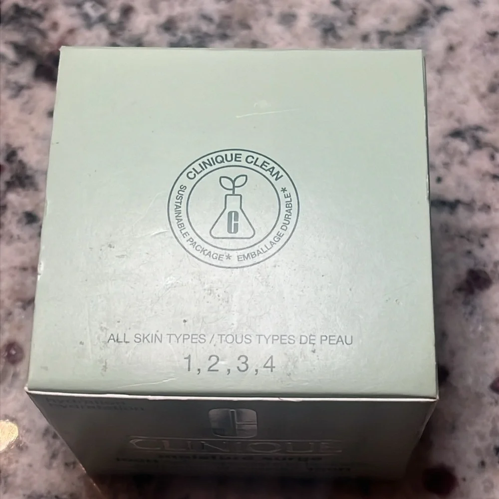 Clinique Moisture Surge 100H Hydrator